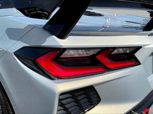 Used 2021 Chevrolet Corvette Stingray Convertible w/ Z51 Performance Package RWD image 22