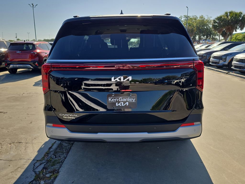 New 2026 Kia Carnival EX FWD image 7