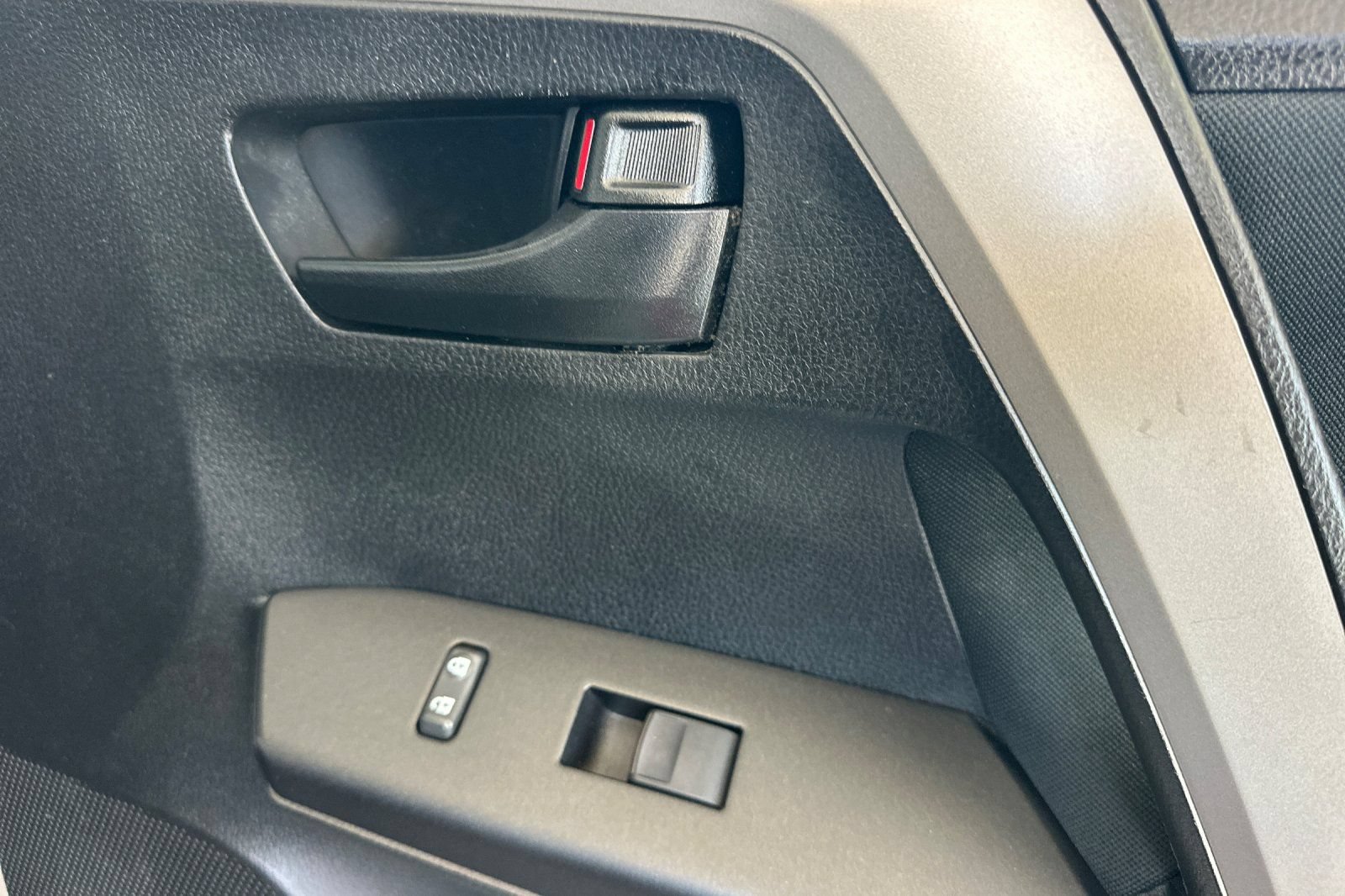 Used 2017 Toyota RAV4 LE w/ All Weather Liner Package FWD image 21