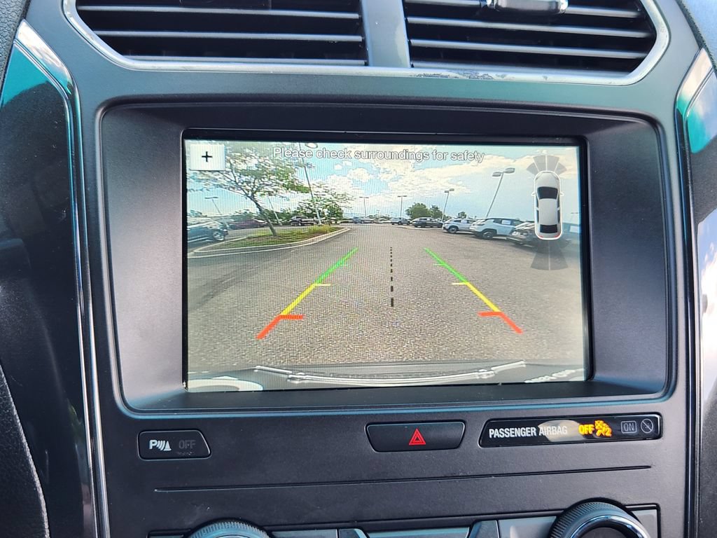 Used 2019 Ford Explorer XLT w/ Equipment Group 202A AWD/4WD image 9