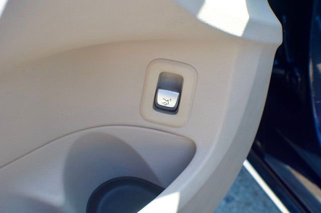 Used 2015 Mercedes-Benz C 300 4MATIC Sedan image 46