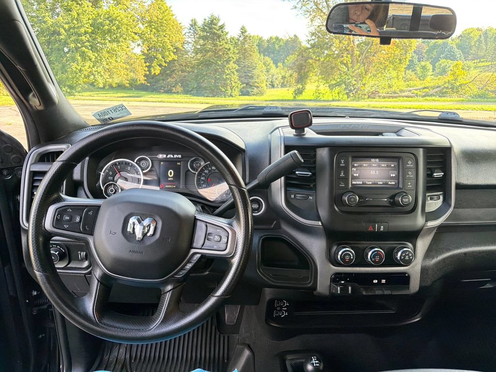 Used 2024 RAM 3500 Tradesman w/ Chrome Appearance Group AWD/4WD image 26