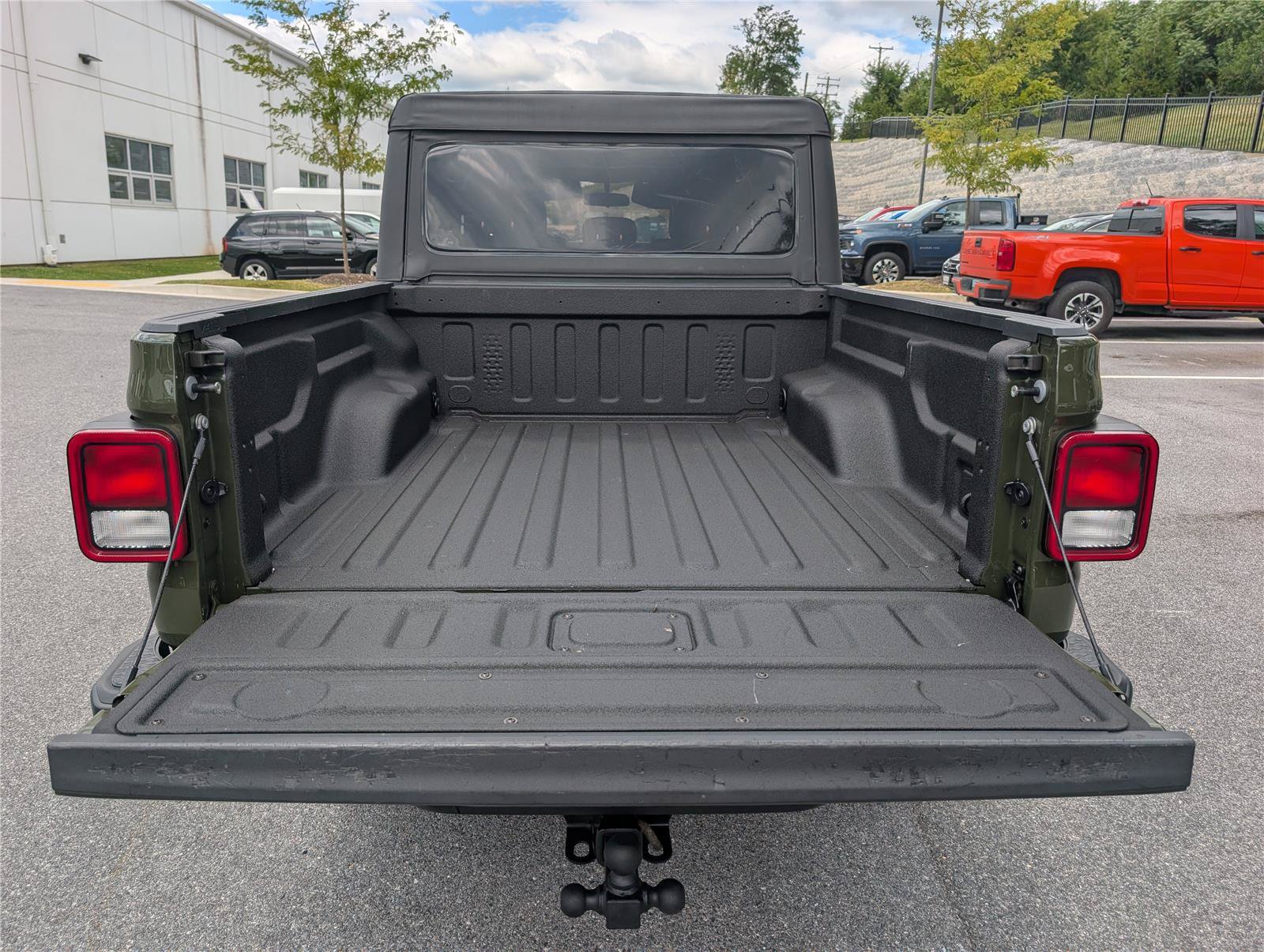 Used 2022 Jeep Gladiator Sport w/ Trailer Tow Package AWD/4WD image 13