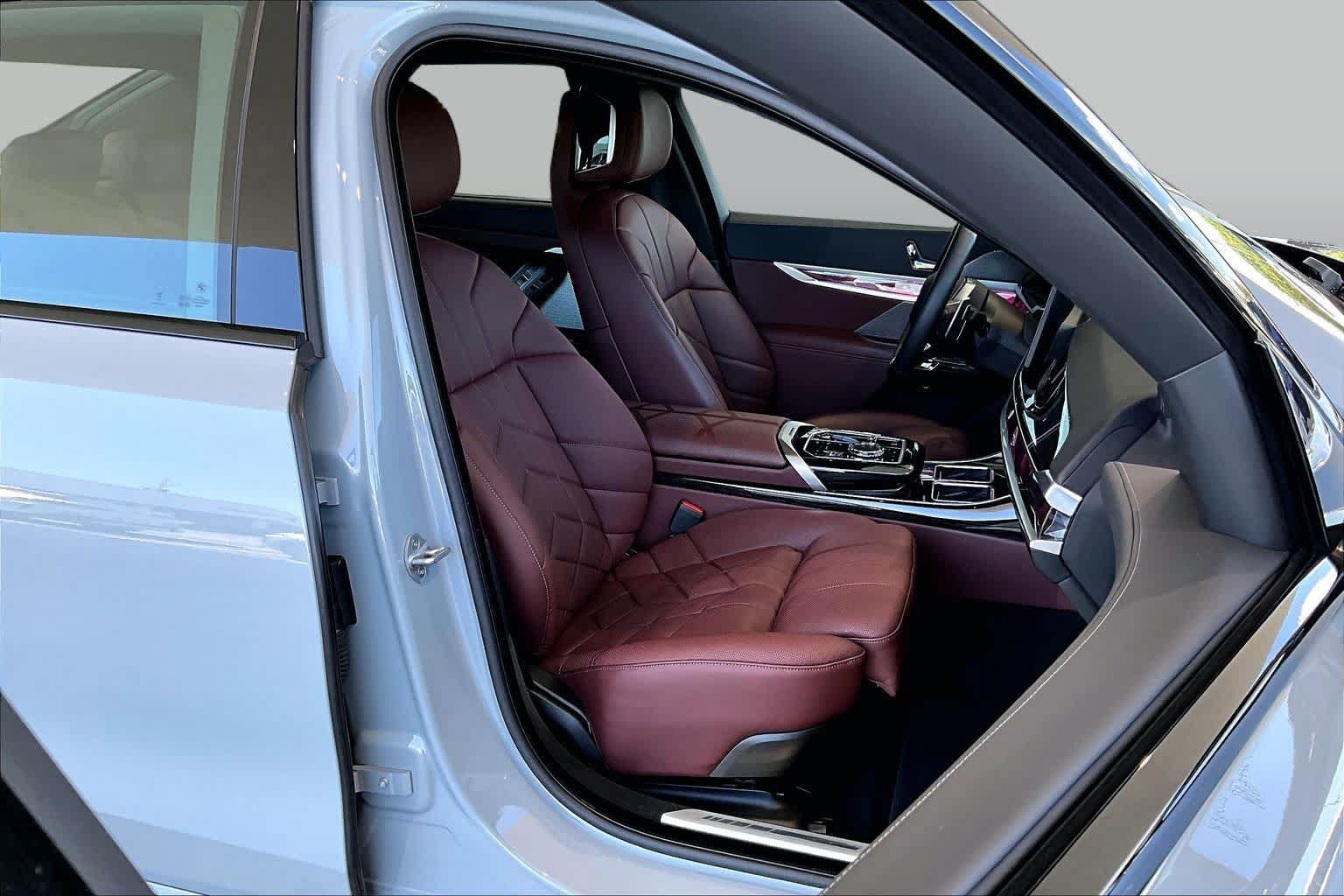 Used 2026 BMW 740i RWD image 8