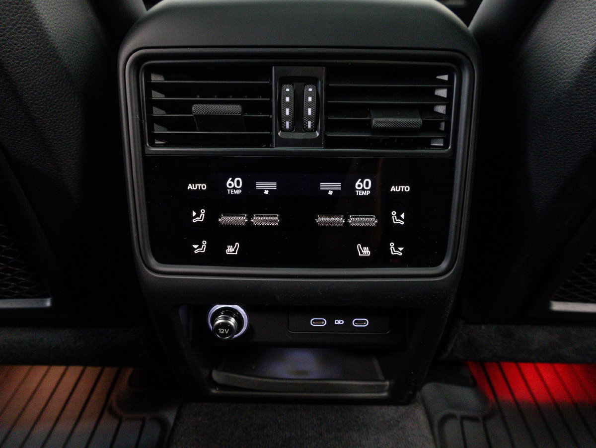 Certified 2026 Porsche Cayenne S AWD/4WD image 33
