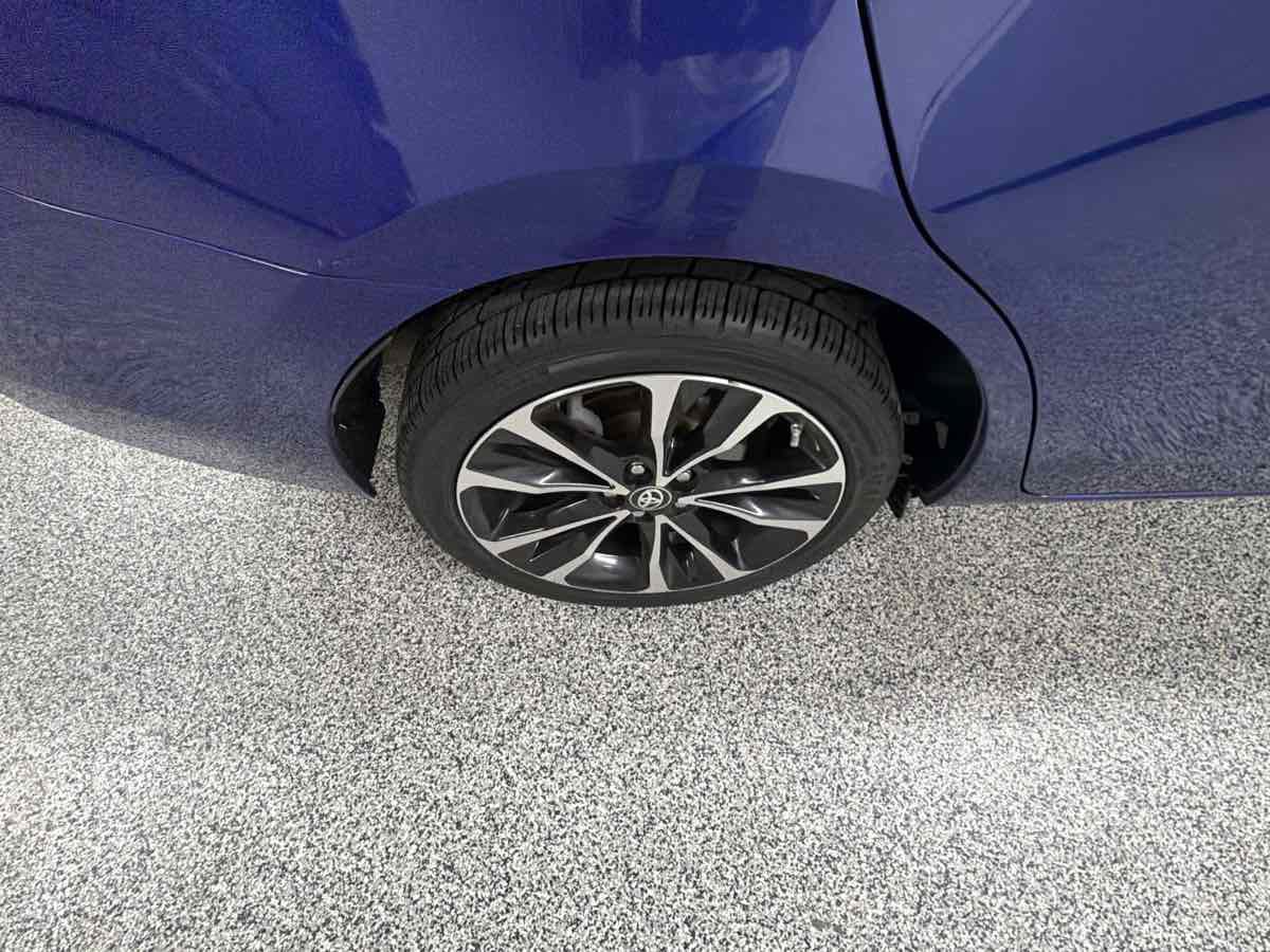 Used 2018 Toyota Corolla SE w/ SE Premium Package image 38