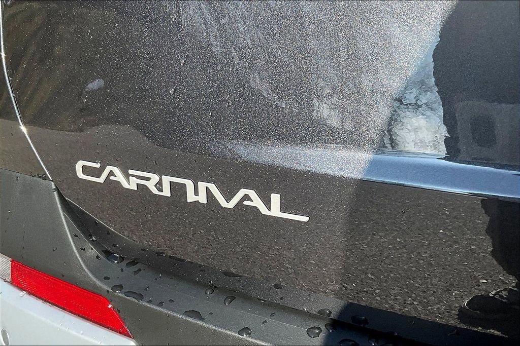 New 2026 Kia Carnival EX FWD image 9