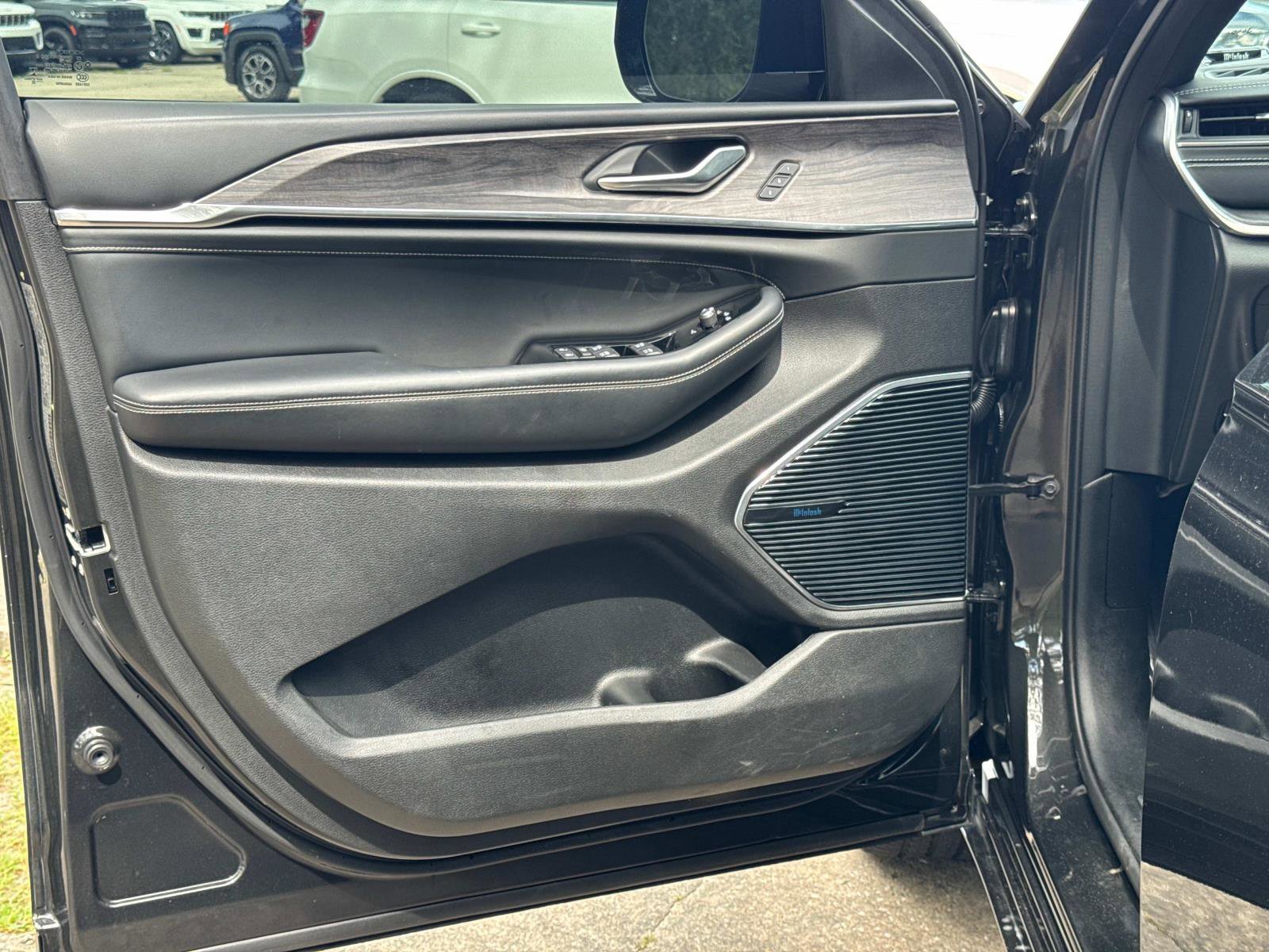 Certified 2022 Jeep Grand Cherokee L Overland image 17