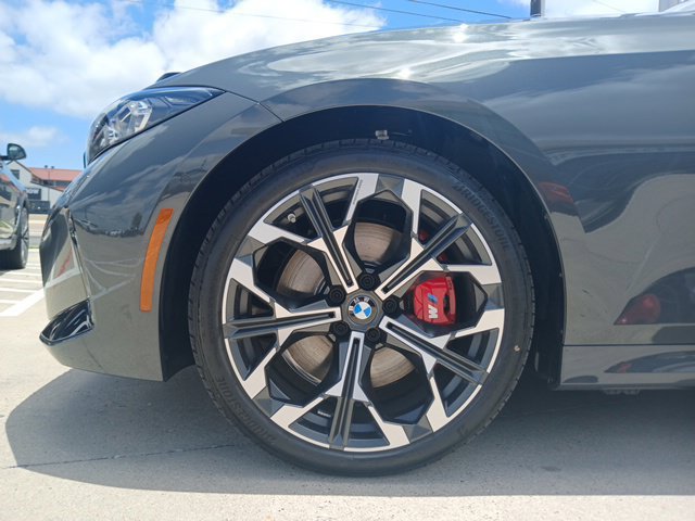 New 2026 BMW 330i Sedan w/ M Sport Package RWD image 5