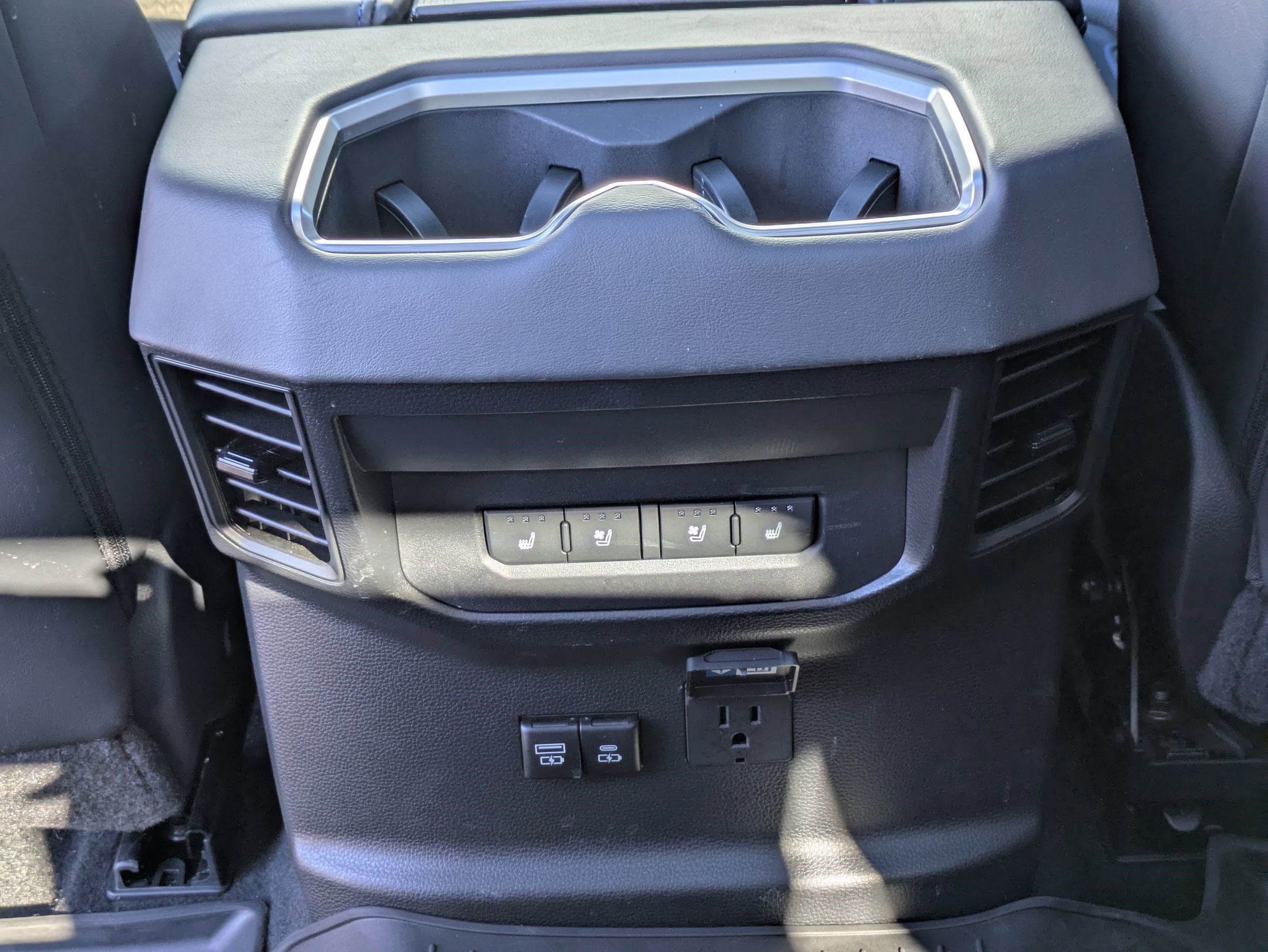 Used 2024 Toyota Tundra Platinum AWD/4WD image 23