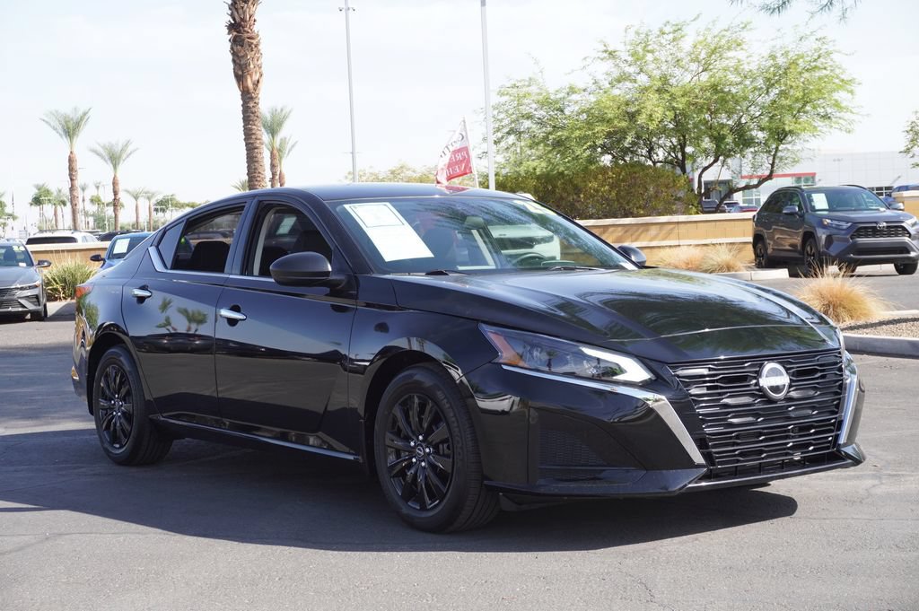 Used 2025 Nissan Altima 2.5 S FWD image 4