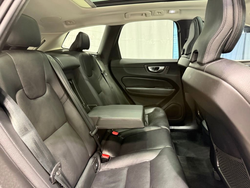 Used 2024 Volvo XC60 B5 Plus image 26