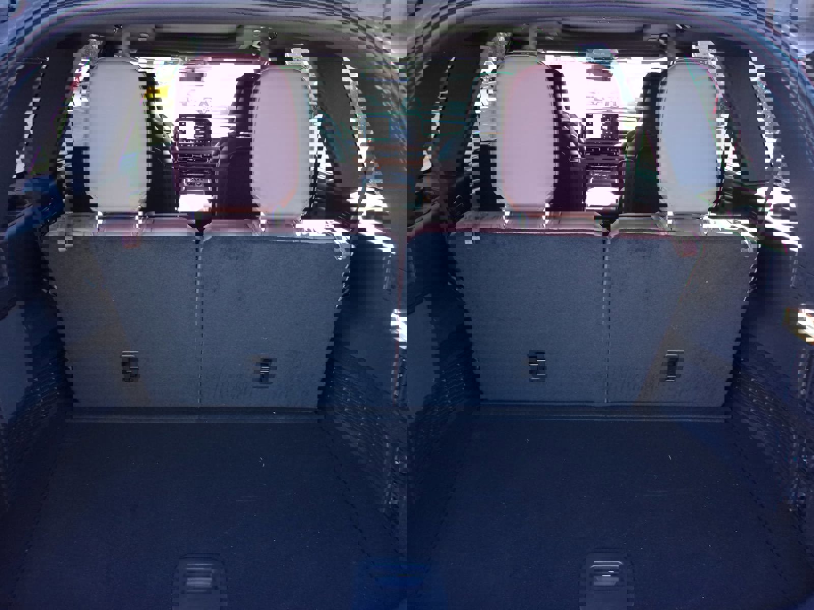 Used 2025 Lincoln Aviator Reserve w/ Equipment Group 201A image 12