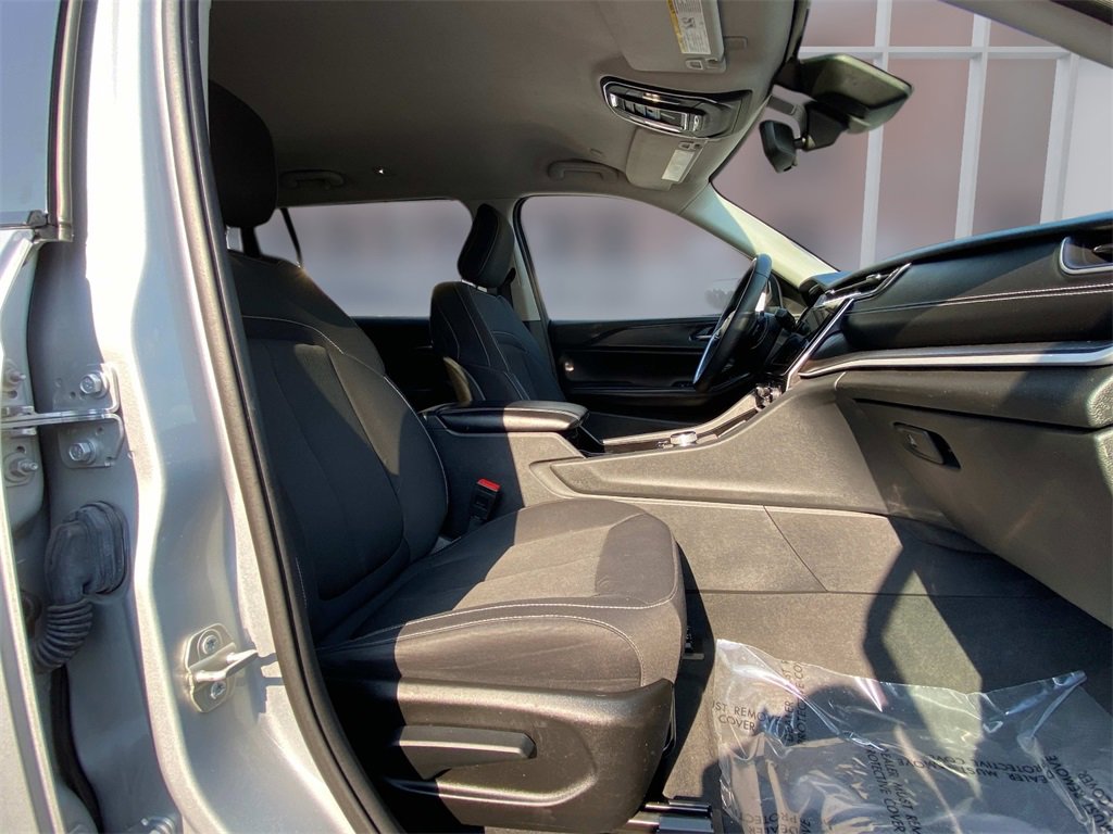 Used 2023 Jeep Grand Cherokee L Laredo w/ Luxury Tech Group I image 9