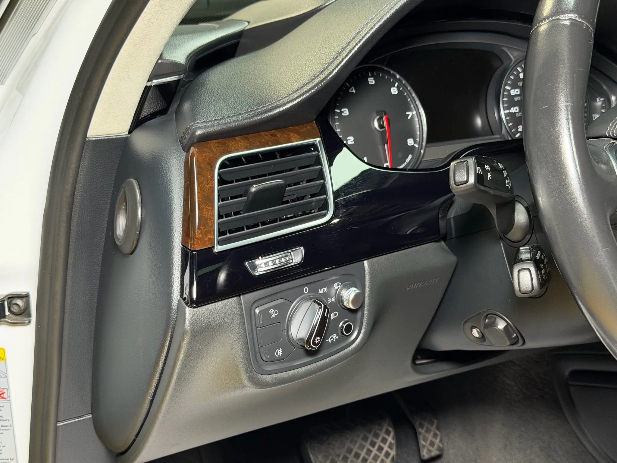 Used 2015 Audi A8 L 4.0T w/ Premium Package image 41