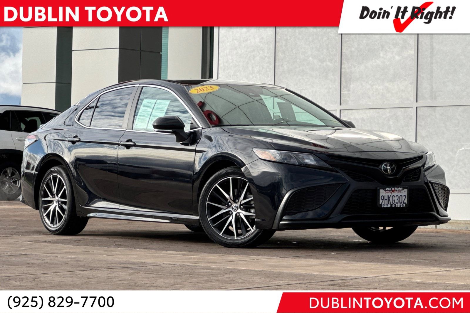 Used 2023 Toyota Camry SE image 1