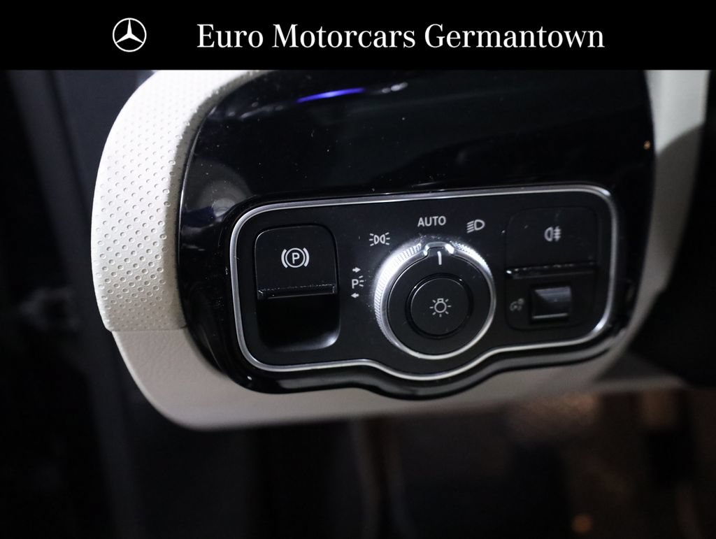 Used 2023 Mercedes-Benz CLA 250 4MATIC image 45