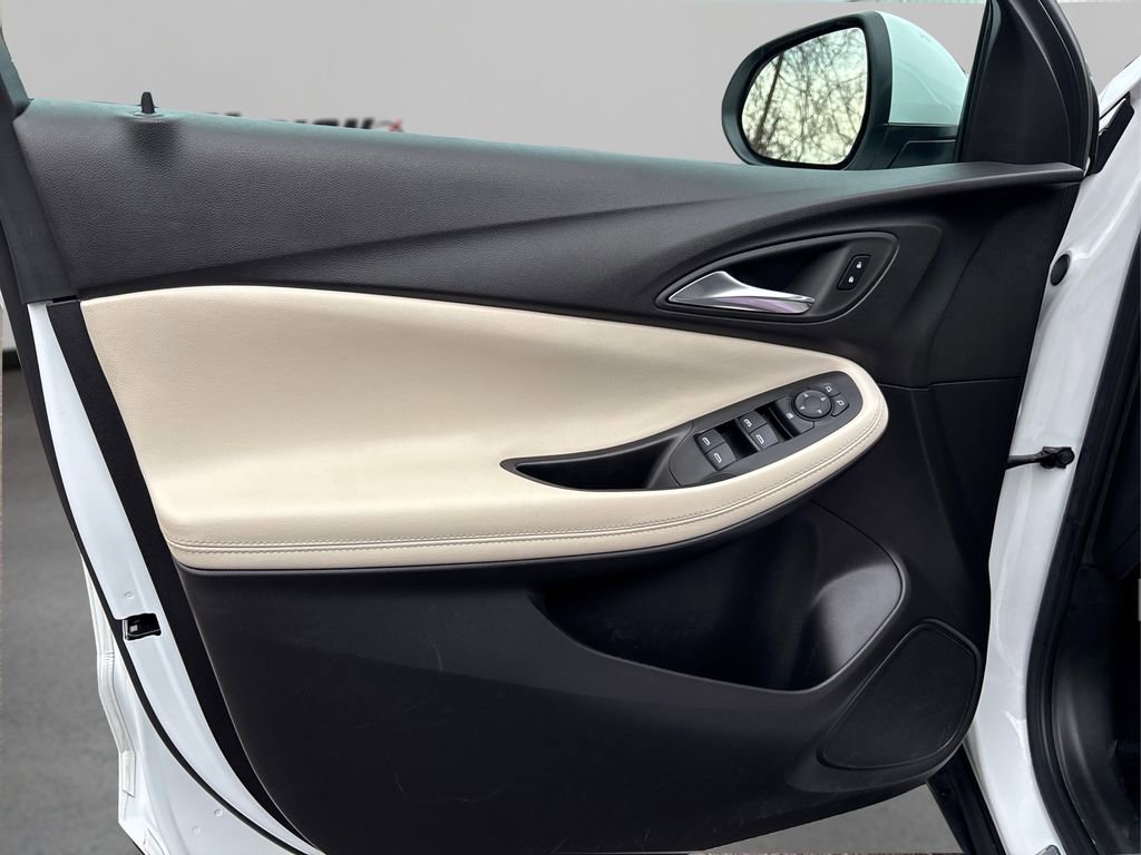 Used 2023 Buick Encore GX Select image 21