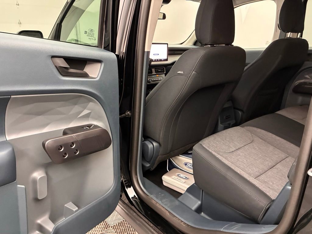 New 2025 Ford Maverick XLT w/ Black Appearance Package image 27