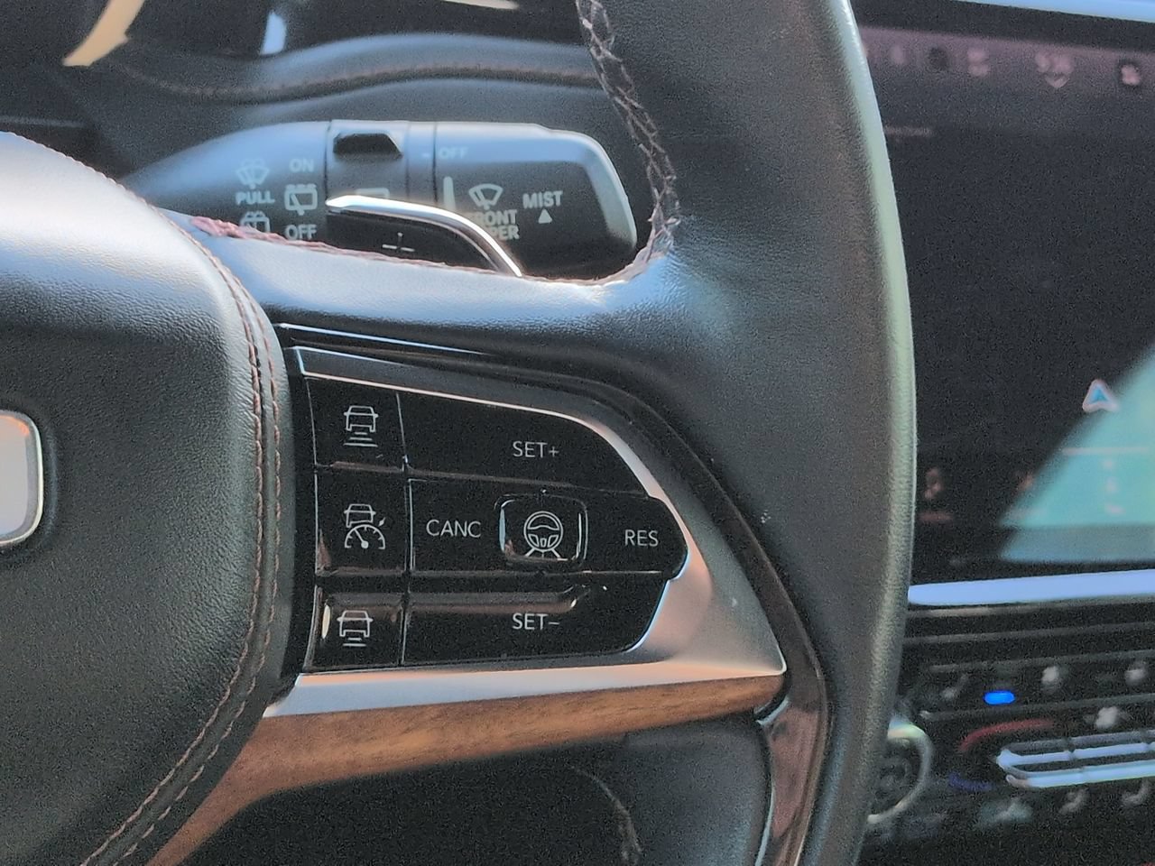 Used 2022 Jeep Grand Cherokee L Summit AWD/4WD image 28