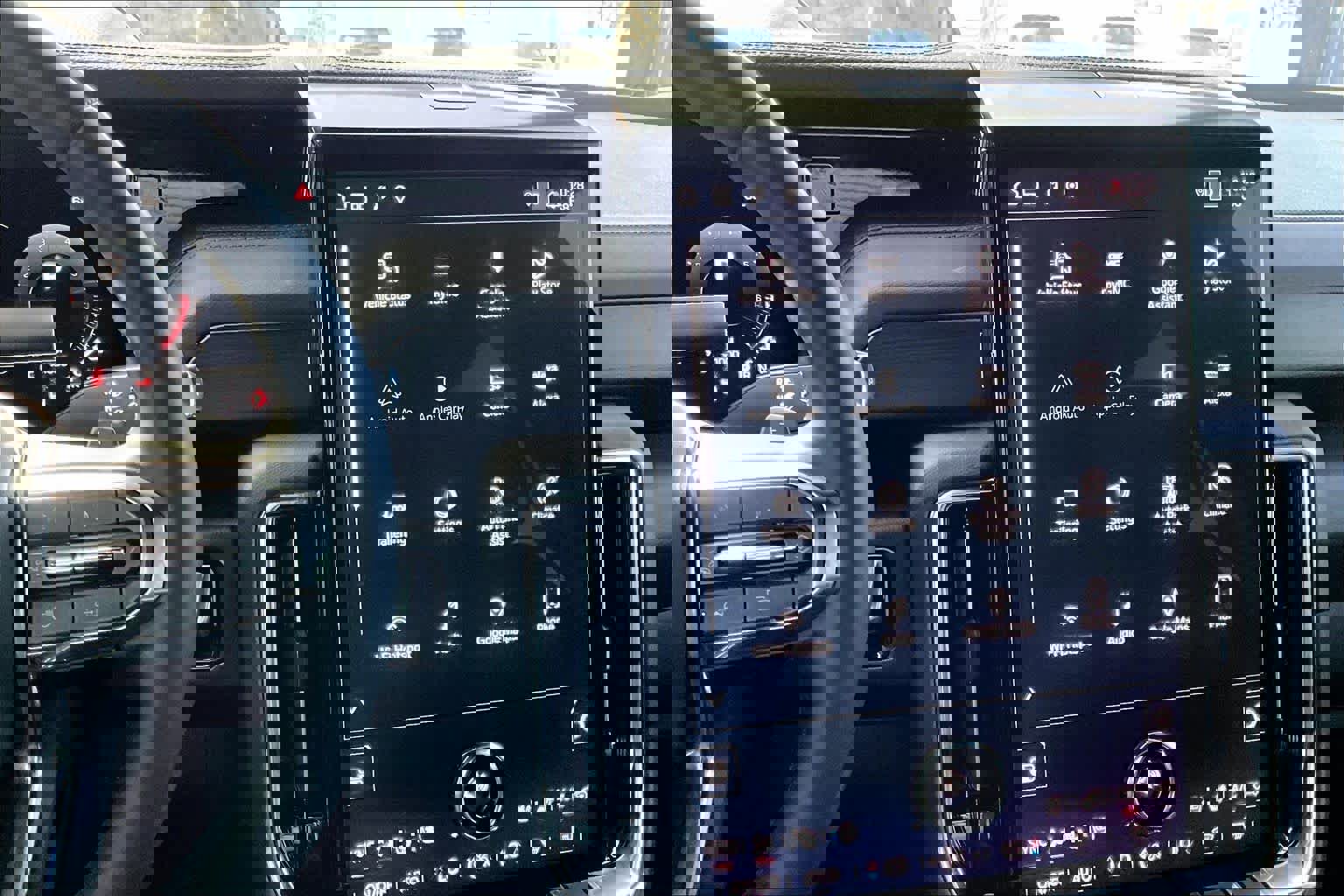 Used 2025 GMC Yukon XL Denali w/ Sun & Power Step Package image 7