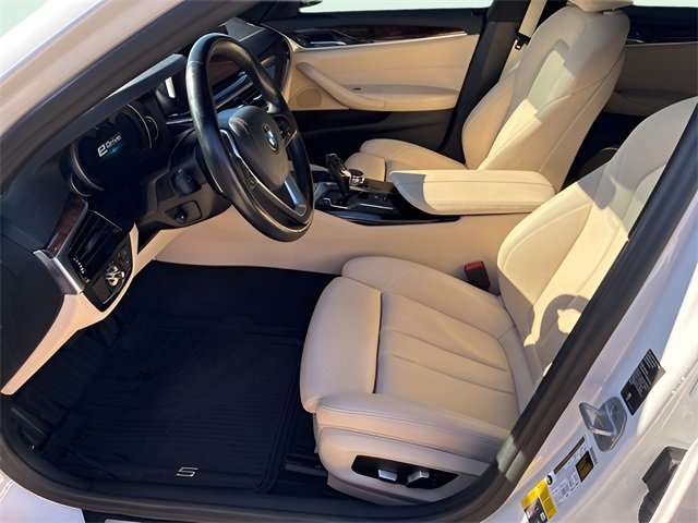 Used 2019 BMW 530e w/ Premium Package image 18