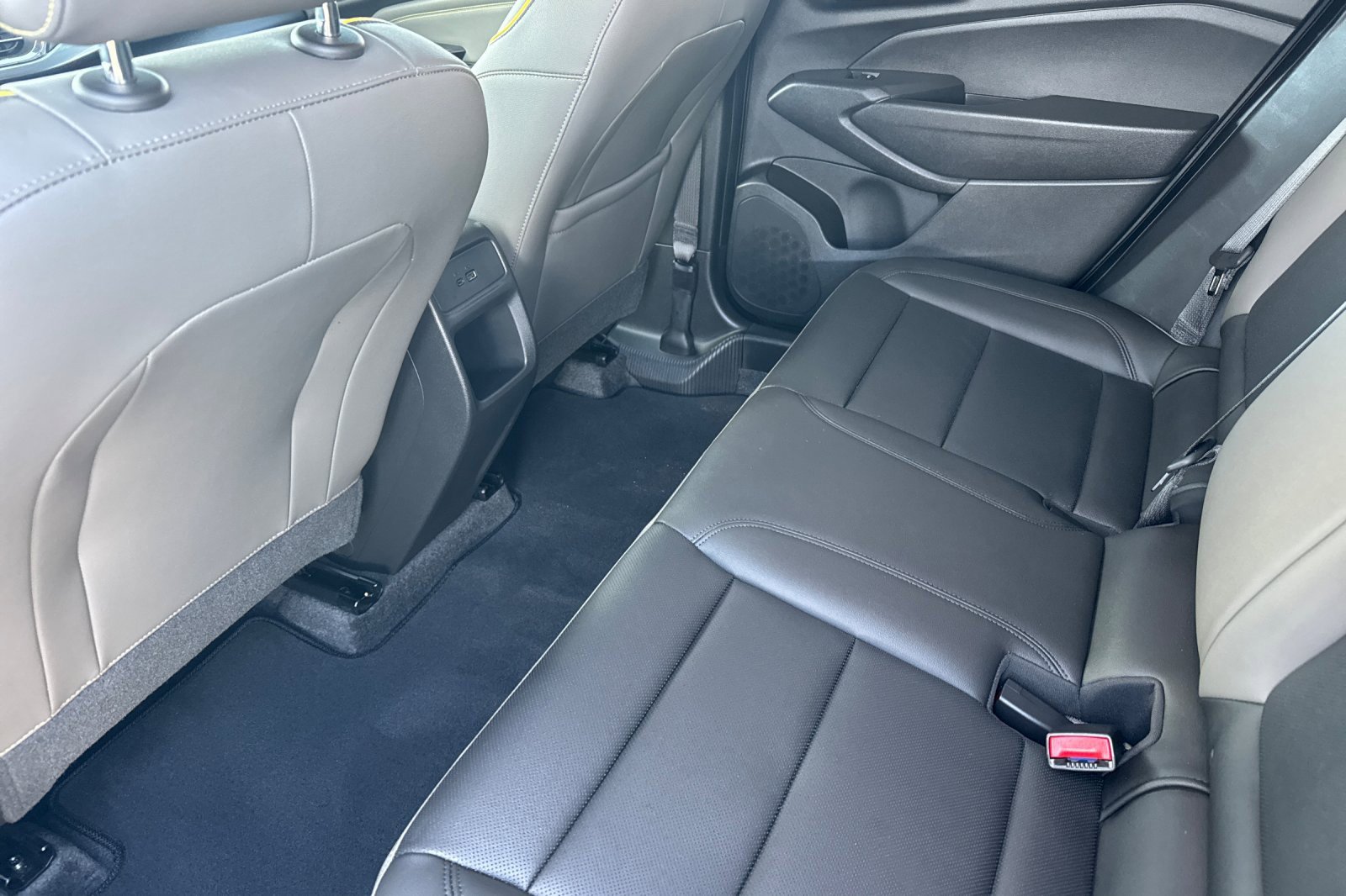 Used 2025 Chevrolet Trax ACTIV w/ Sunroof Package image 14