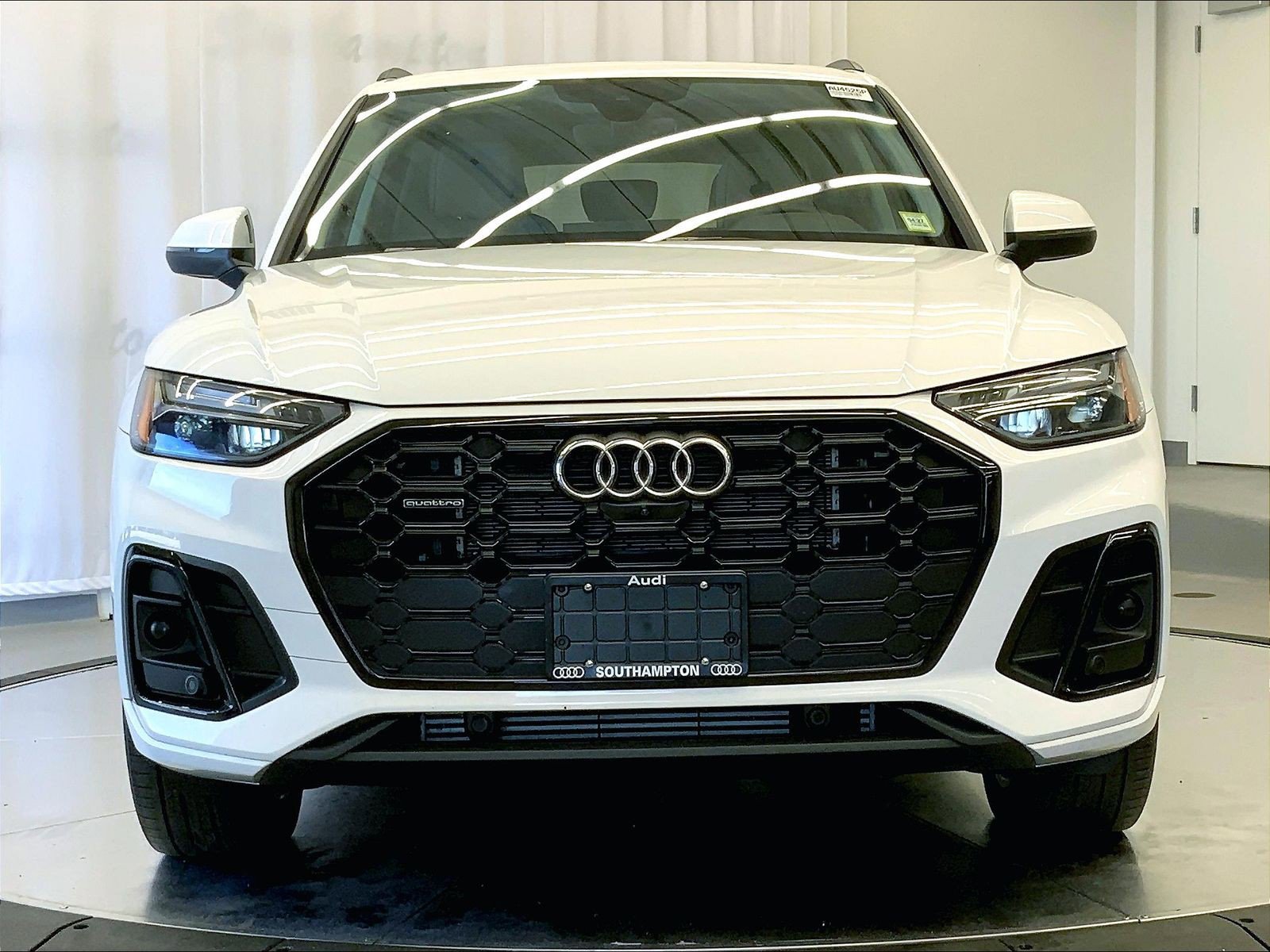 Certified 2022 Audi Q5 e Premium Plus w/ Premium Plus Package AWD/4WD image 2