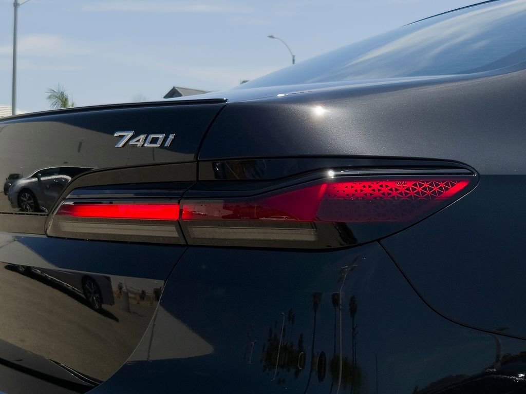 New 2026 BMW 740i xDrive AWD/4WD image 5