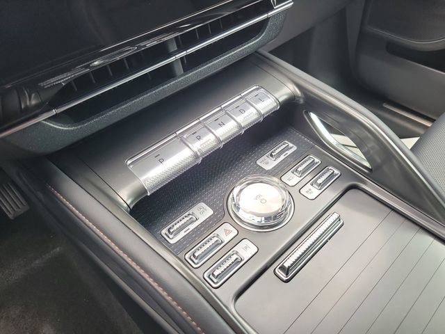 Used 2025 Lincoln Nautilus Premier w/ Jet Appearance Package AWD/4WD image 21