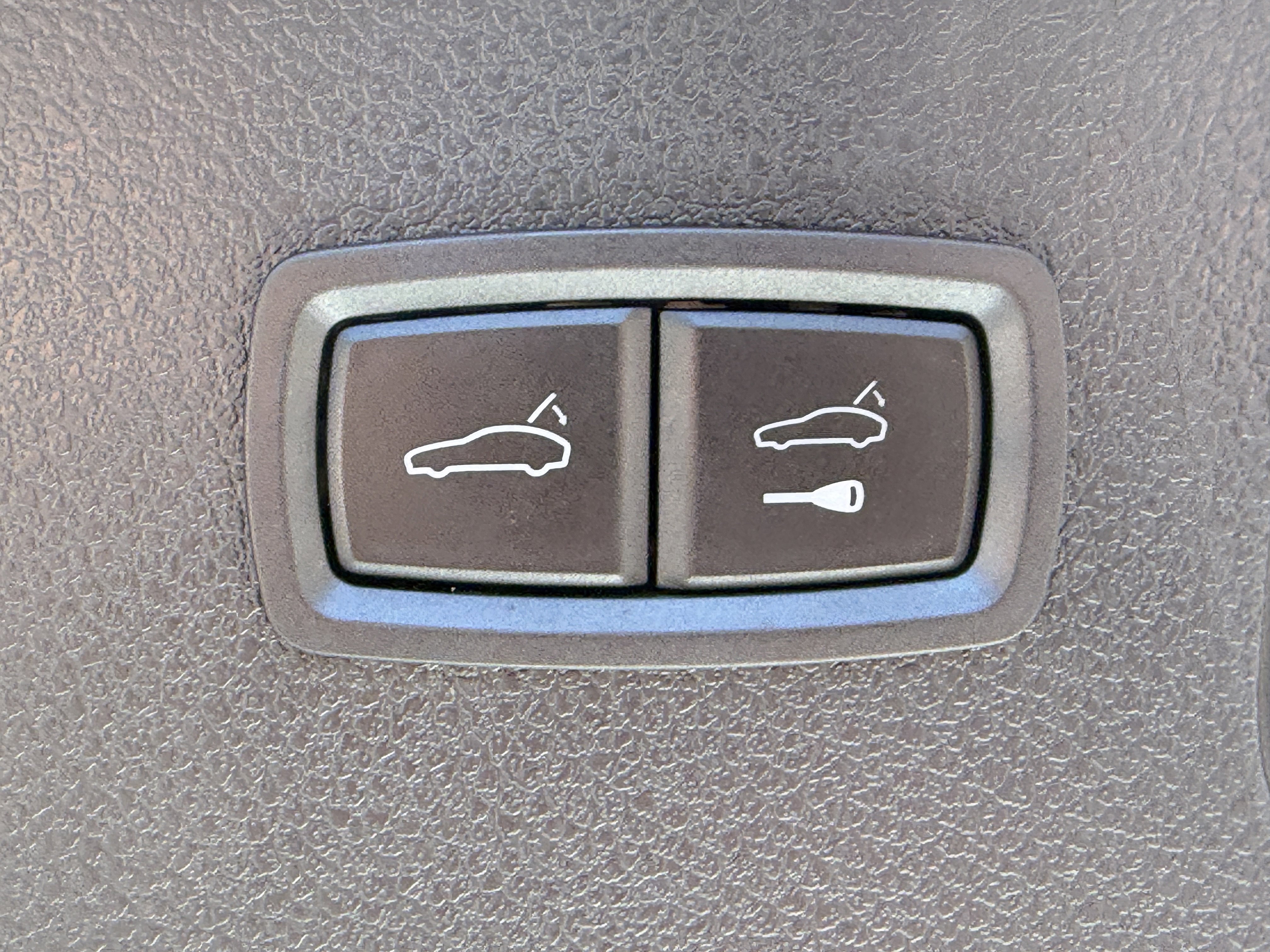 Certified 2025 Porsche Macan GTS image 15