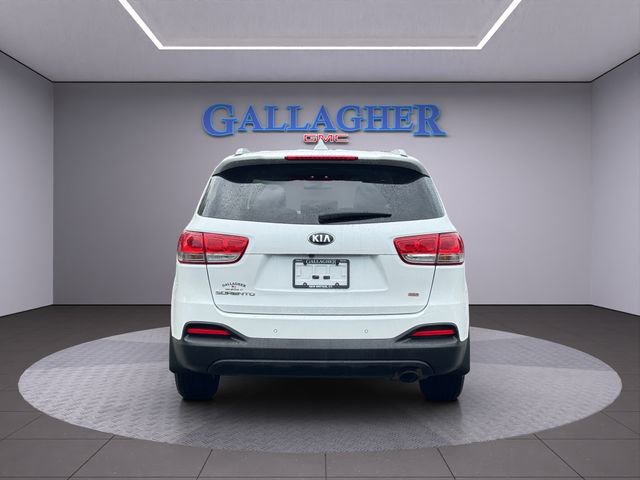 Used 2017 Kia Sorento AWD w/ LX Convenience Package image 6