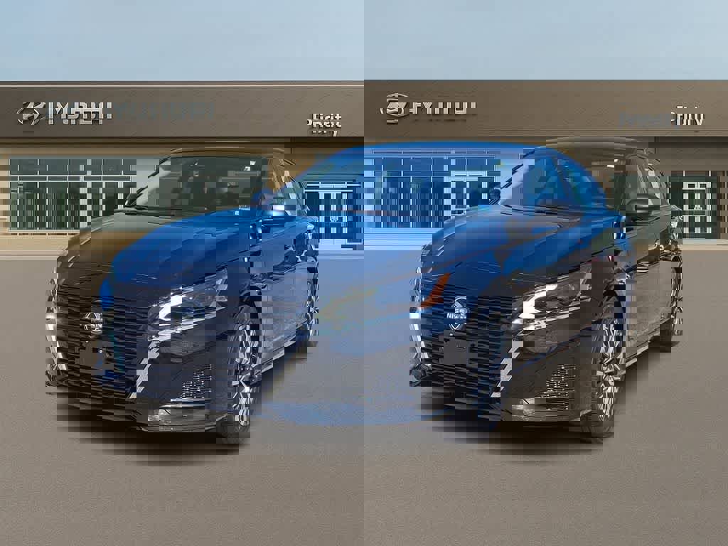 Used 2025 Nissan Altima 2.5 SV image 1