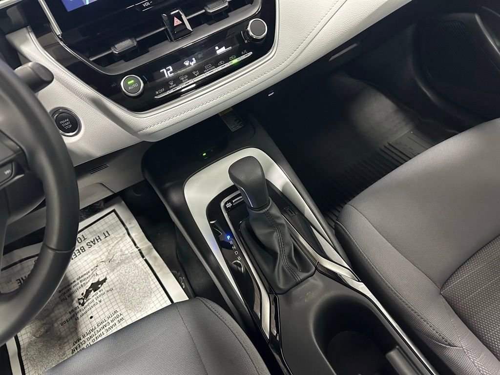 Used 2025 Toyota Corolla SE w/ SE Premium Package image 36