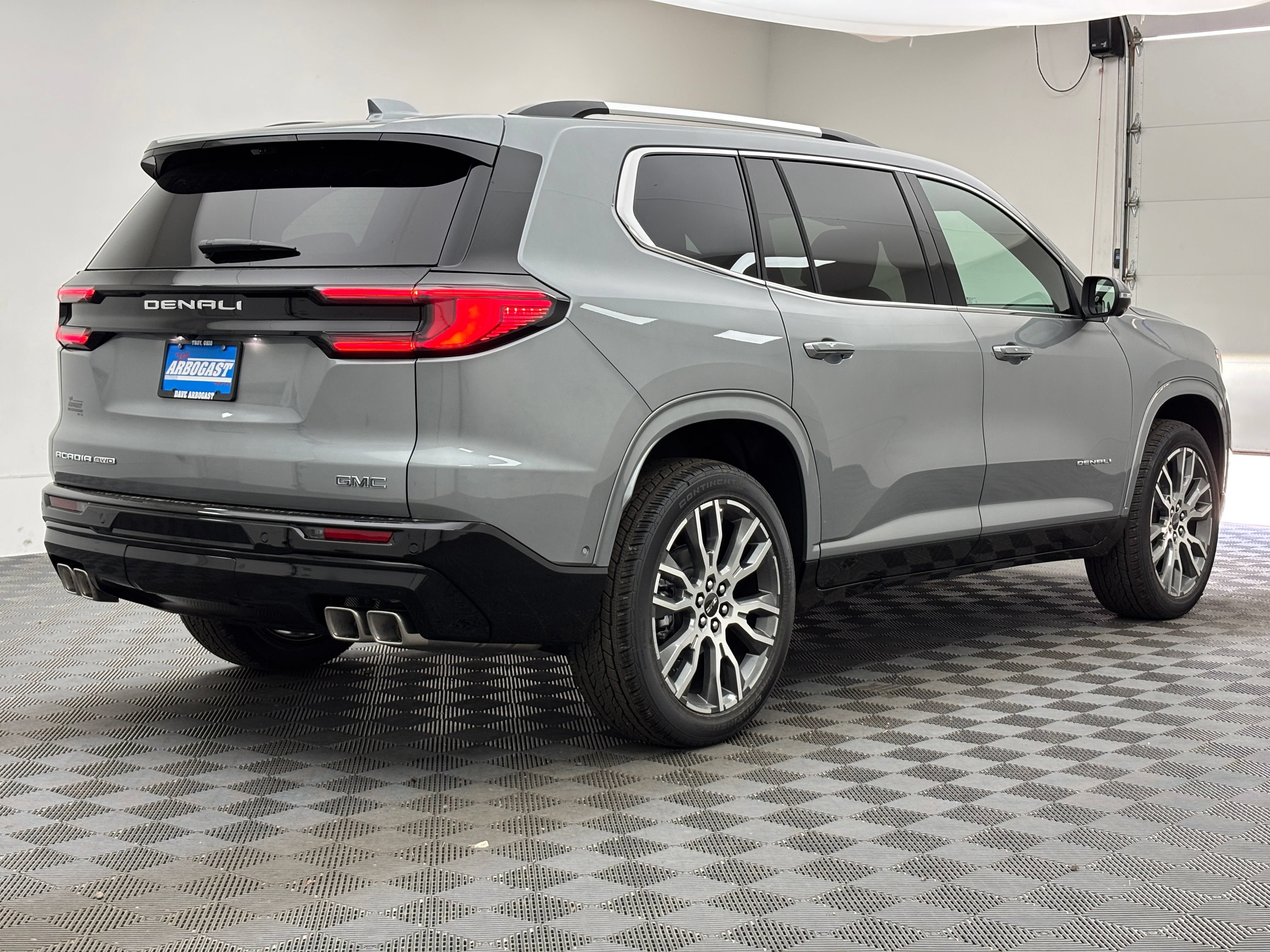 New 2026 GMC Acadia Denali Ultimate w/ LPO, Floor Liner Package AWD/4WD image 11