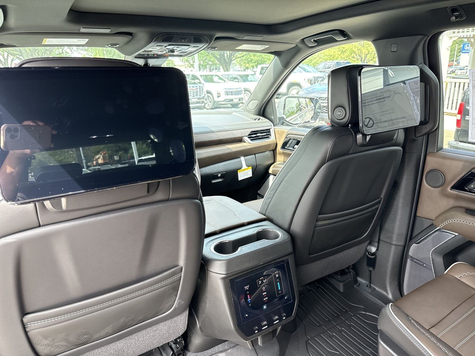 New 2026 GMC Yukon XL Denali Ultimate w/ LPO, Floor Liner Package AWD/4WD image 18