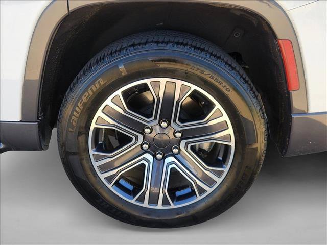 Used 2022 Jeep Wagoneer Series III w/ Flexible Seating Group AWD/4WD image 20
