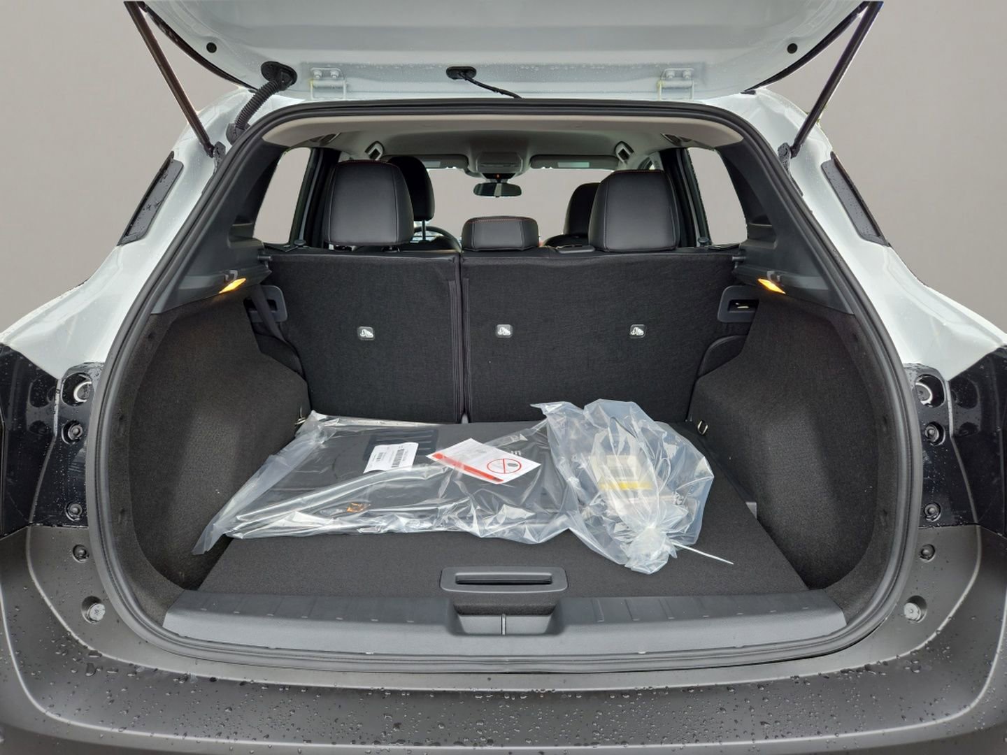 New 2025 Nissan Kicks SR FWD image 25