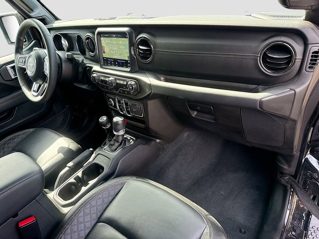 Used 2023 Jeep Wrangler Unlimited Sahara AWD/4WD image 34