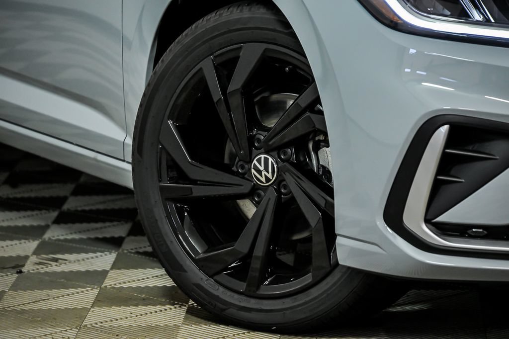 New 2026 Volkswagen Jetta SE FWD image 3