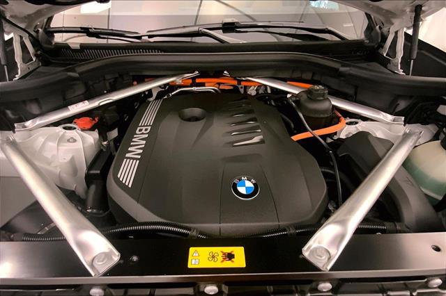 New 2026 BMW X5 xDrive50e w/ Climate Comfort Package image 8
