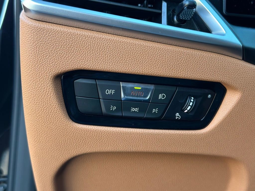 Used 2025 BMW 440i xDrive Convertible w/ Premium Package image 37