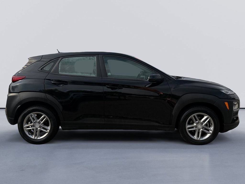 Used 2021 Hyundai Kona SE FWD image 2