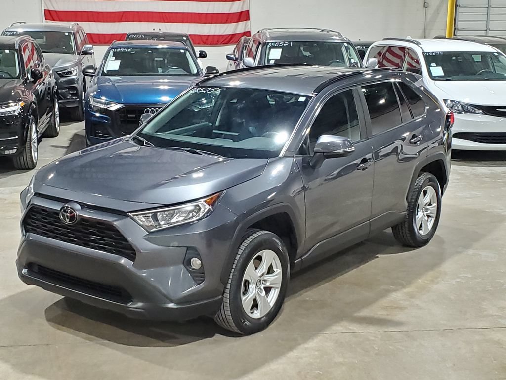 Used 2020 Toyota RAV4 XLE AWD/4WD image 36