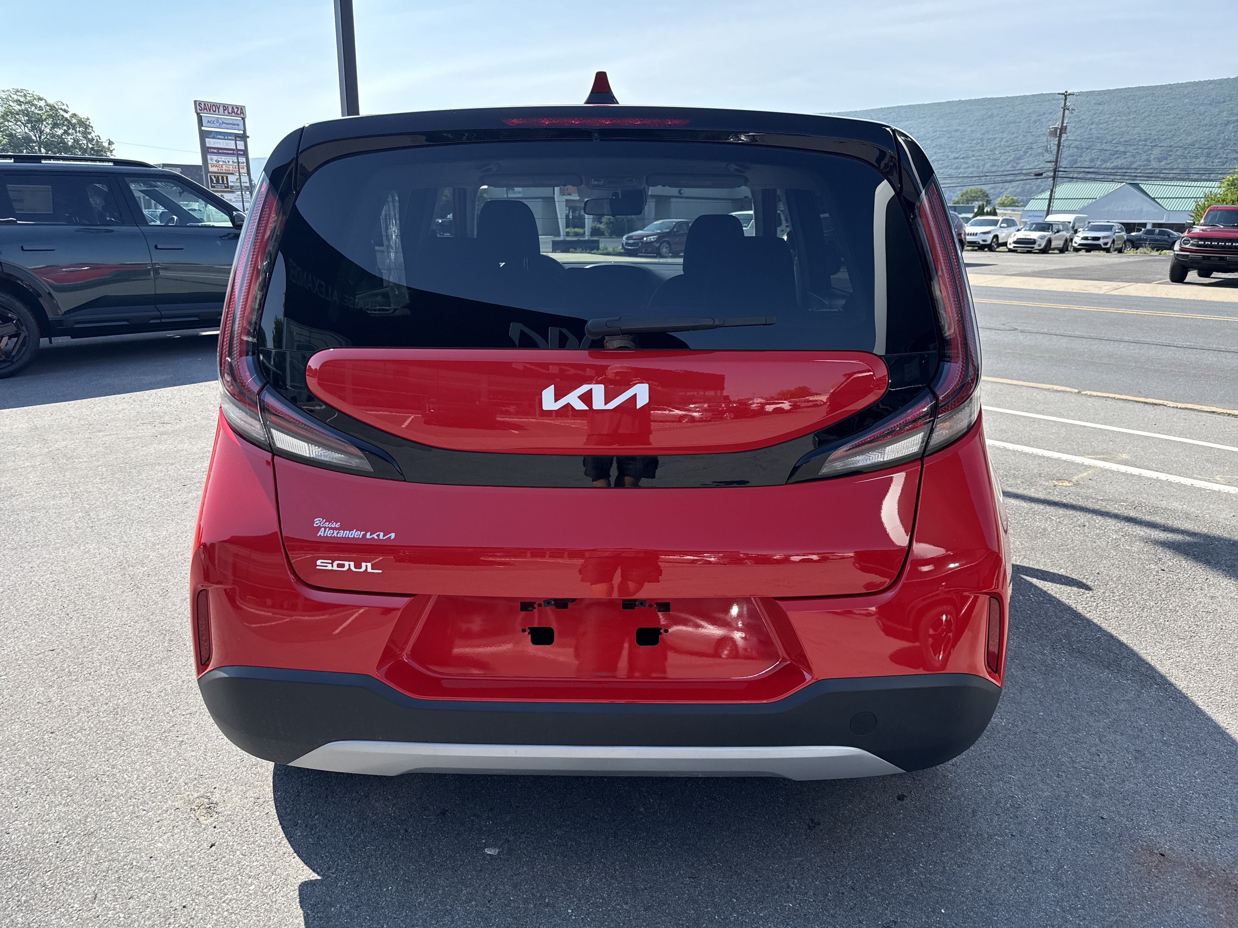 Certified 2025 Kia Soul LX w/ LX Technology Package FWD video 4