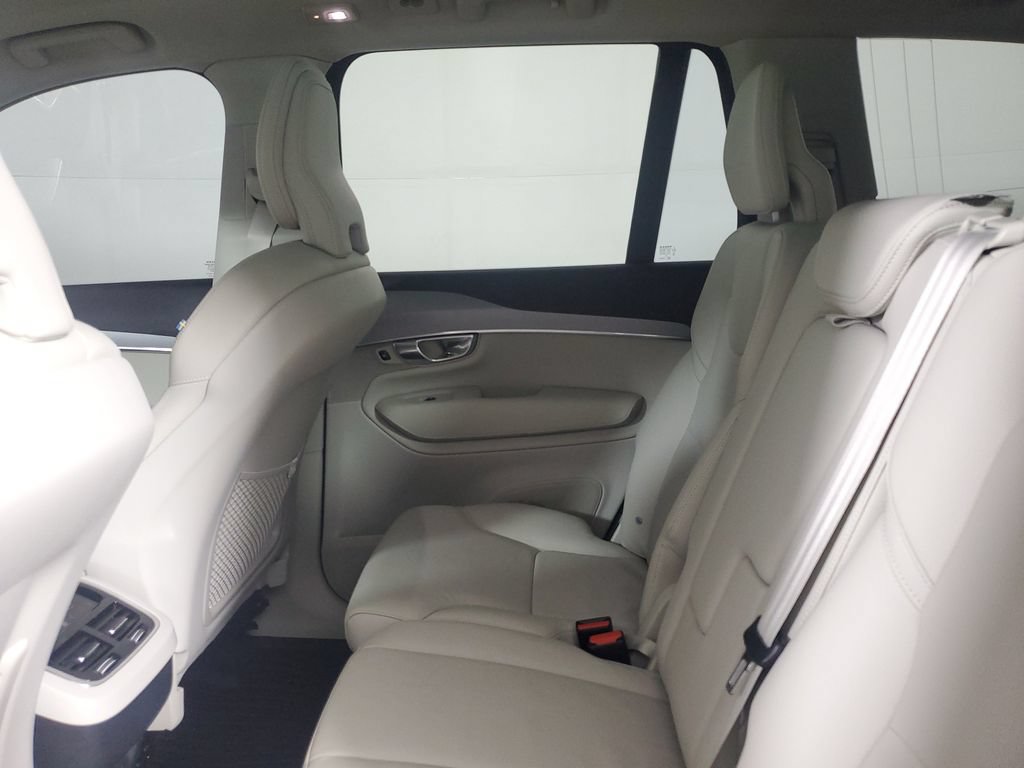 Certified 2025 Volvo XC90 B5 Core w/ Protection Package AWD/4WD image 11