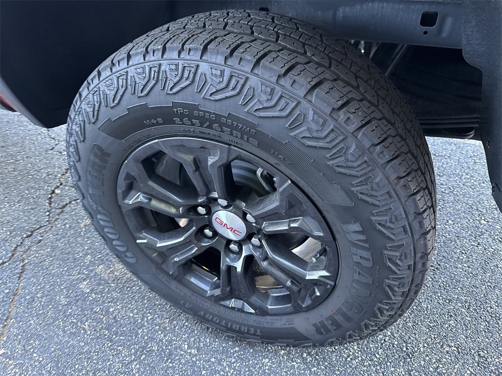 Used 2024 GMC Canyon Elevation image 20