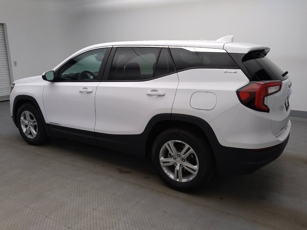 Used 2024 GMC Terrain SLE FWD image 3