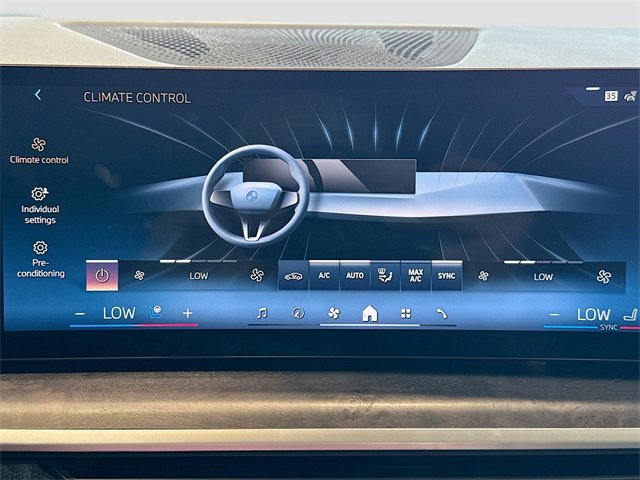 Used 2025 BMW X7 xDrive40i w/ Climate Comfort Package image 15