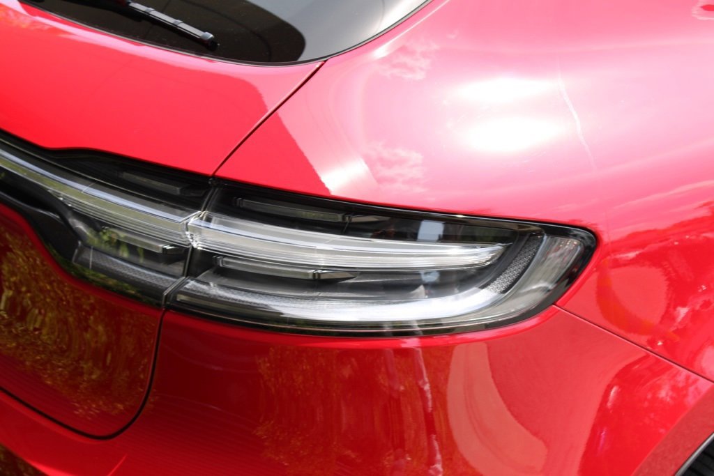 Used 2025 Porsche Macan image 12